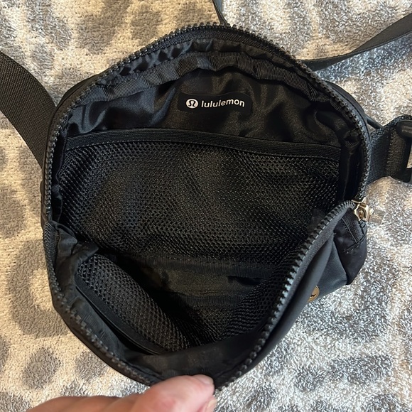 lululemon athletica Black Belt Bag / crossbody - Picture 3 of 9